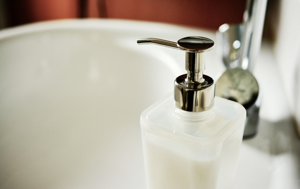 automatic fragrance dispenser for bathroom and office